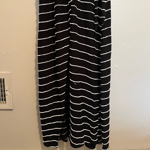 Jessica Simpson Maxi Dress
Striped Wrap Tie Waist Black & White - Picture 4 of 13